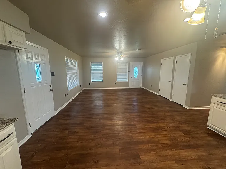 114 Daisy Dr — Photo 5