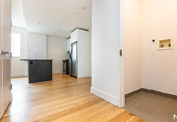 5th image of 114 Troutman St #236