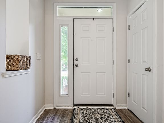 4th image of 3586 Seminole Dr