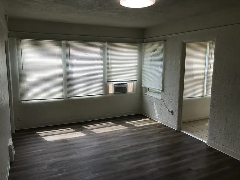 1340 N Linden Ave #7 — Photo 3