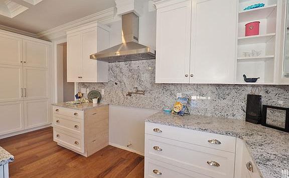 3rd image of 131 Arapaho Ct
