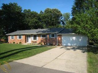 46620 Glastonbury Dr, Shelby Township, MI 48317