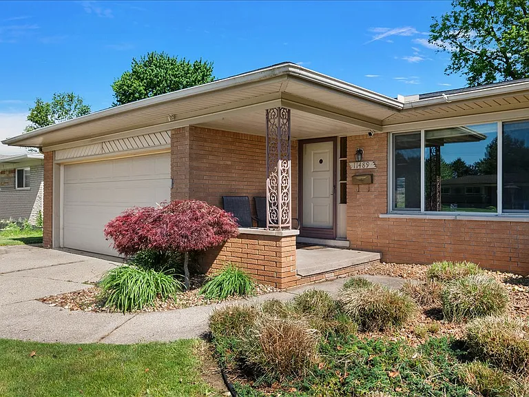 11489 Anna Lisa Dr — Photo 2