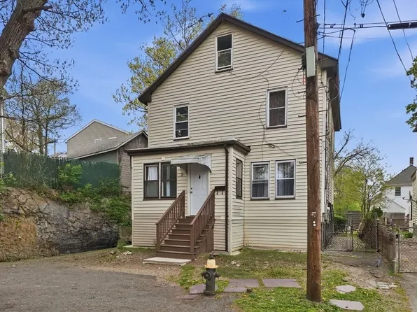 3 Rock Rd, Hyde Park, MA 02136