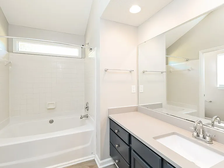 4204 Hounds Run Dr — Photo 13