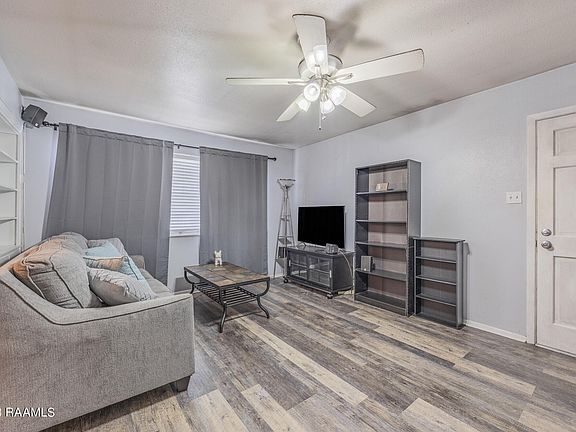 3rd image of 3121 Johnston St APT 224
