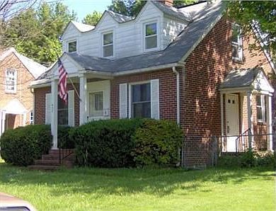 1st image of 427 Lorraine St
