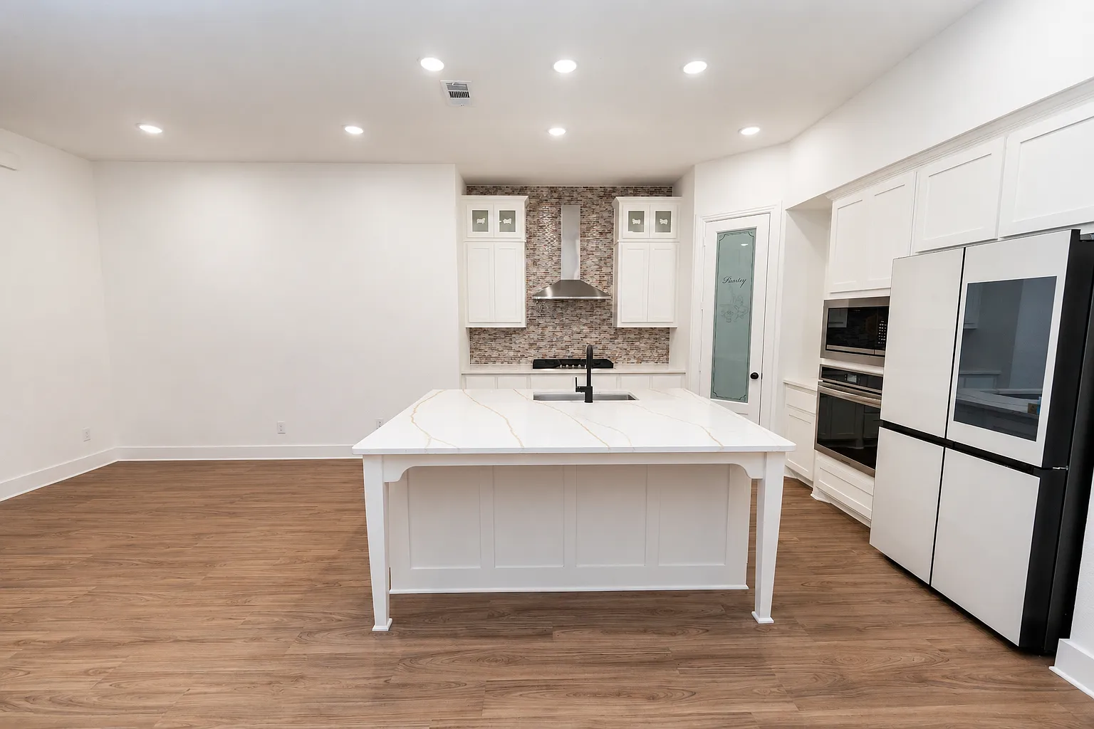 4 bed, 2980 sqft, $3,400 — Photo 3