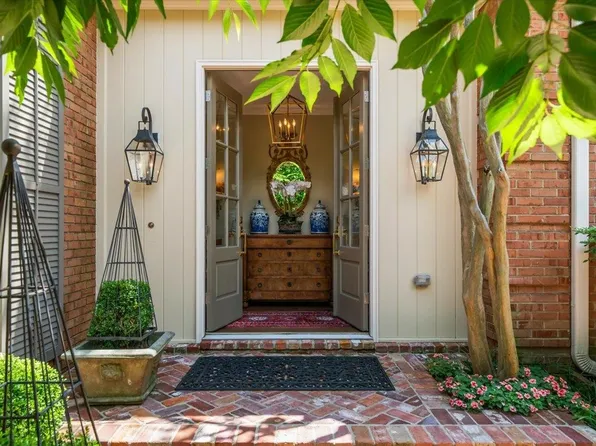 598 Club Walk Ln #10, Memphis, TN 38111