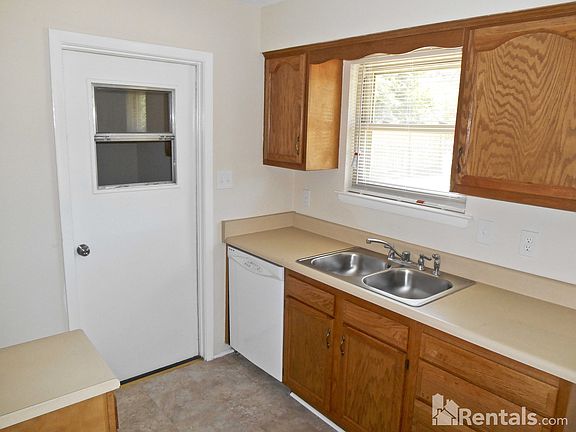 4th image of 127 Walz Cir