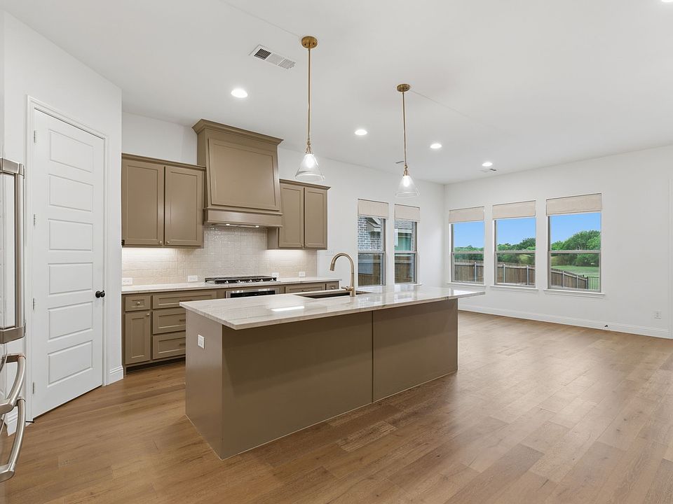 1st image of 912 Sandpiper Ct