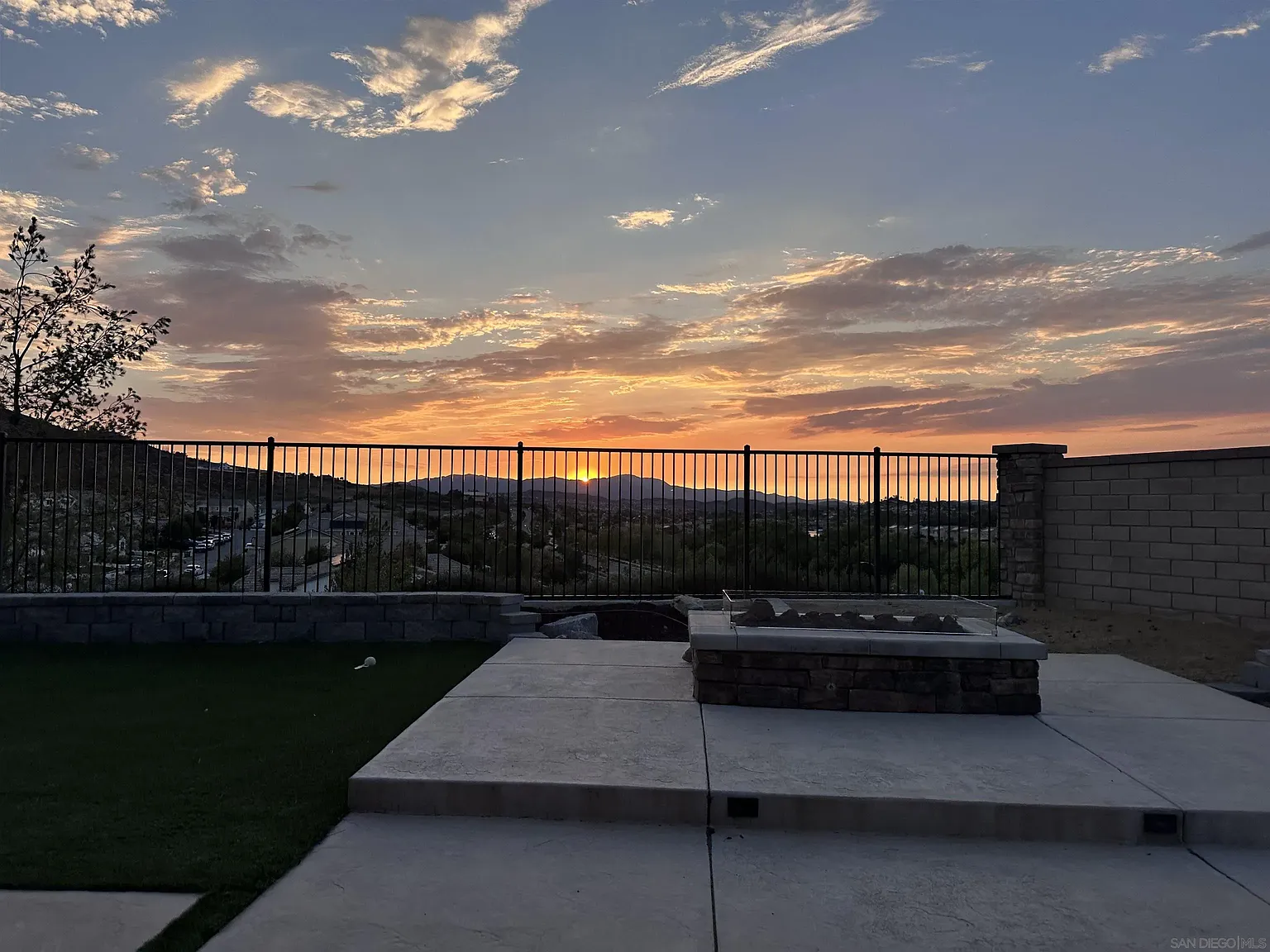 4 bed, 3.5 bath, 2624 sqft, $4,500 — Photo 4