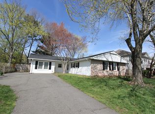 13134 Pennypacker Ln, Fairfax, VA 22033