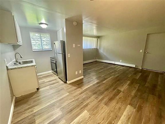4th image of 1599 Glen Parker Ave #4