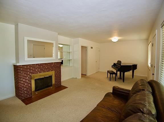 4th image of 1009 Ormond Dr