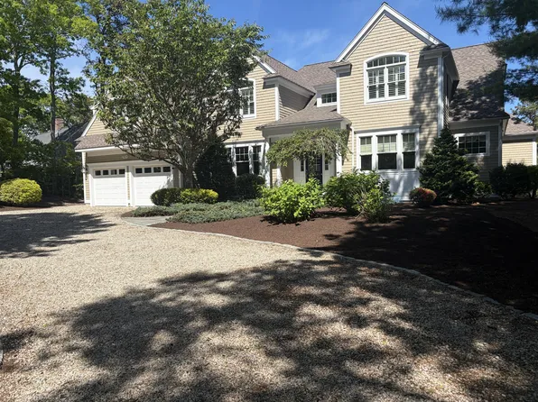 36 Troon Way, Mashpee, MA 02649