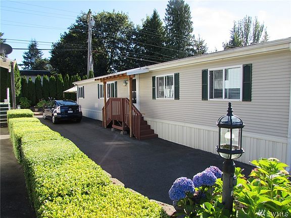 4th image of 4515 176th St SW Unit 5