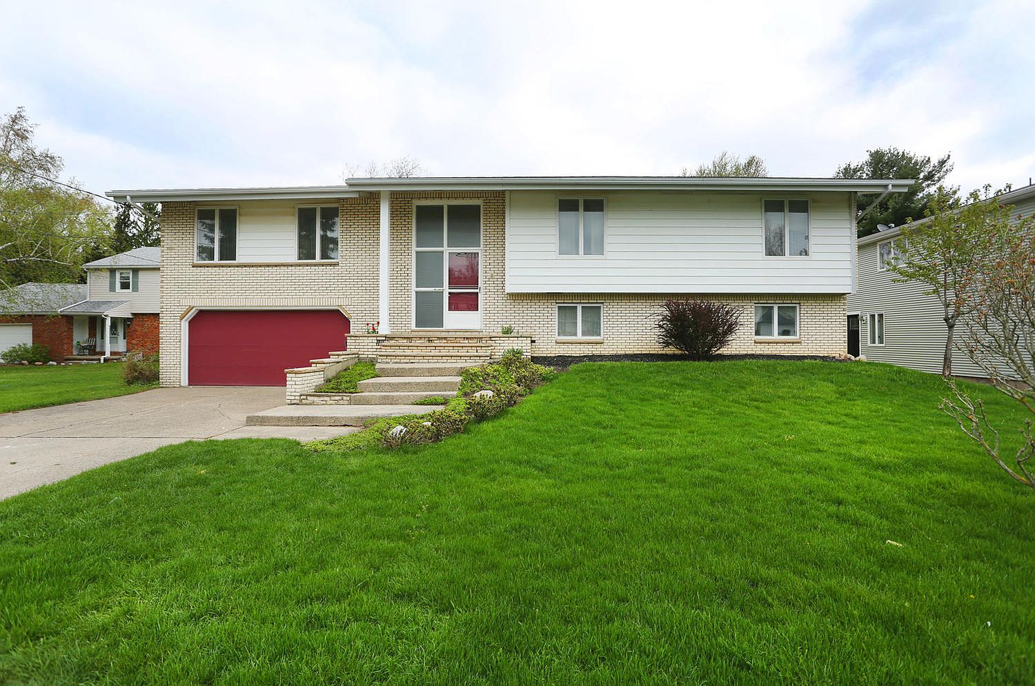 20 Felber Ln, Depew, NY 14043 | Zillow