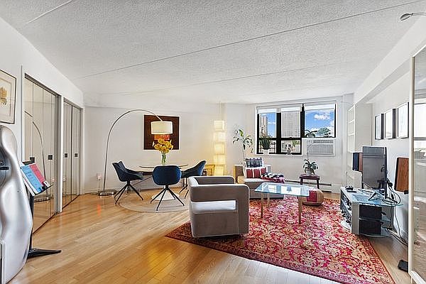 1st image of 301 Cathedral Pkwy APT 7S