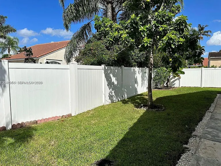 18171 NW 18th St — Photo 3