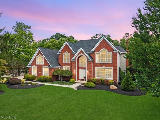 1415 Homestead Creek Dr, Broadview Heights, OH 44147