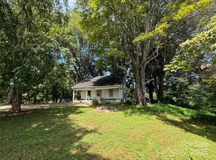 380 Winesap Rd, Lake Lure, NC 28746