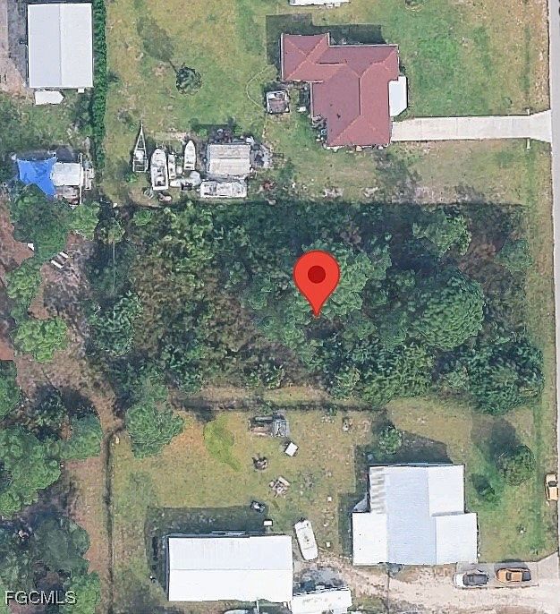 2nd image of 609 Wellington Ave