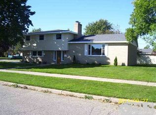 1644 S 16th St, Escanaba, MI 49829