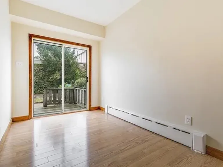 81 E 24th St #1-R — Photo 1