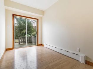 81 E 24th St #1-R, Bayonne, NJ 07002