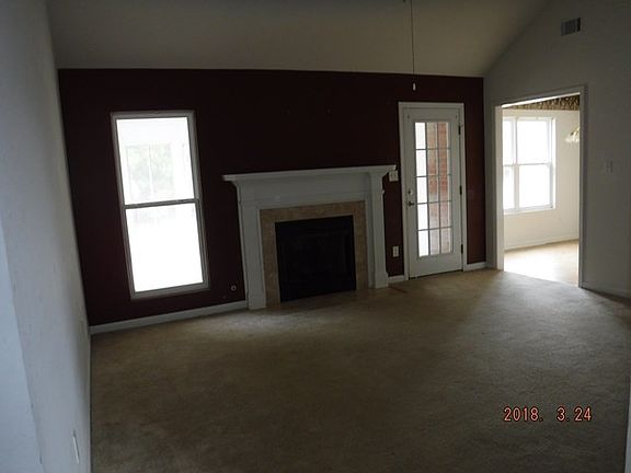 3rd image of 4605 Pinehurst Ct