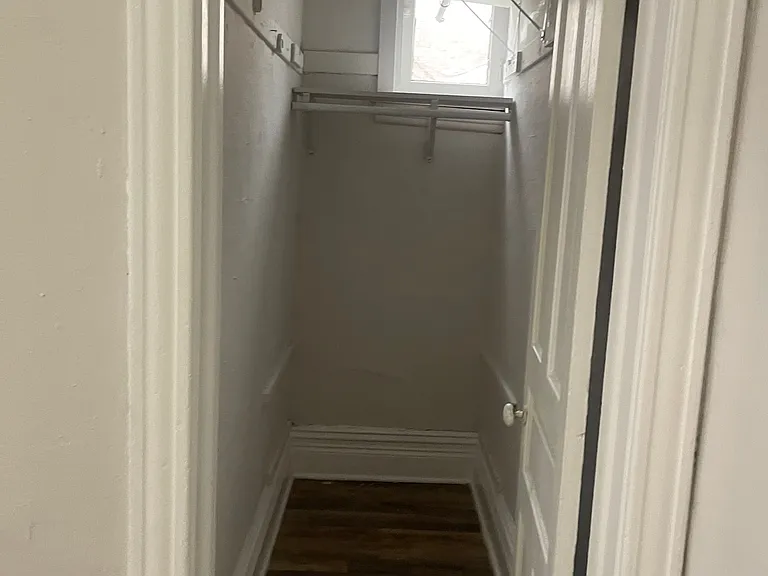 2143 S Fairfield Ave #1F — Photo 6