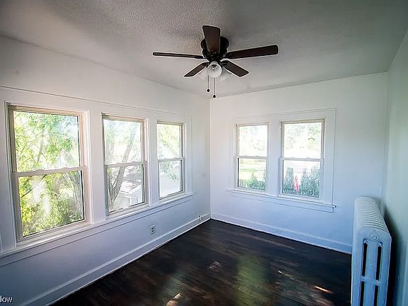 5th image of 2227 Oak Park Ave