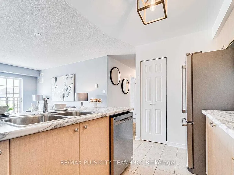 94 Aspen Springs Dr #201 — Photo 7