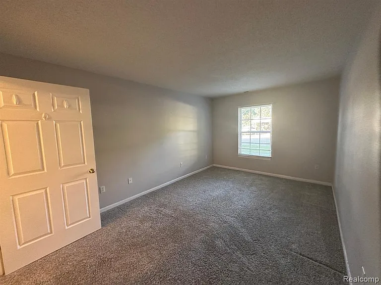 12101 Pinehurst Ln — Photo 6
