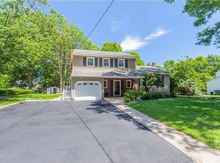 6 Sherwood Rd, Edison, NJ 08820