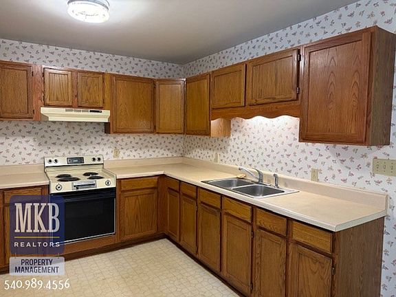 2nd image of 122 Kimball Ave
