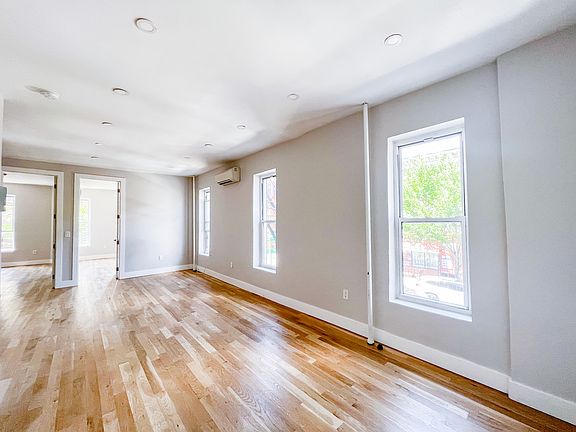 2nd image of 857 Jefferson Ave #2A