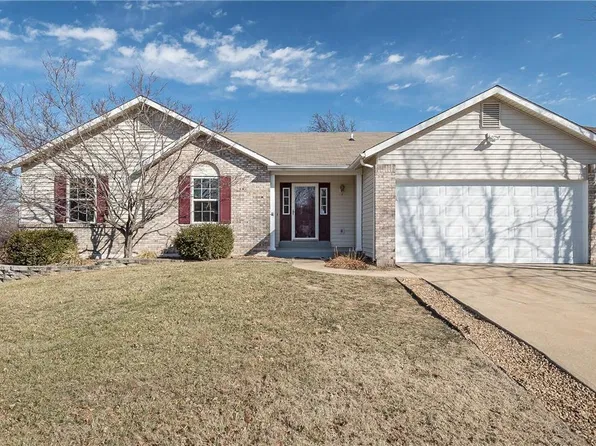 2904 Kettering Dr, Saint Charles, MO 63303