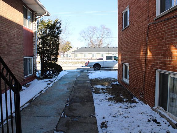 2nd image of 3410 Warren Ave.