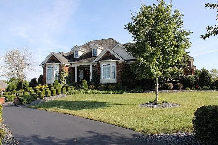 827 Ann Marie Cir — Photo 14