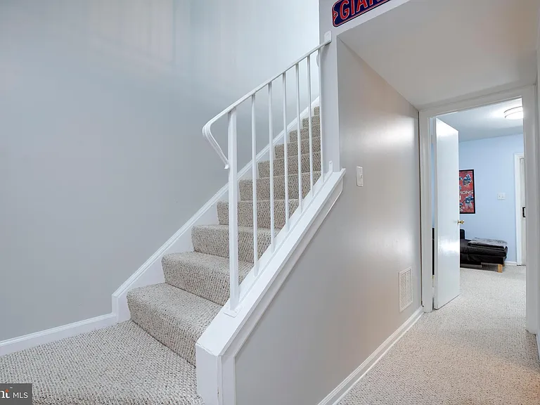 8657 Dellway Ln — Photo 33