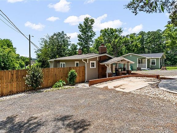 3rd image of 1004 Nathan Hunt Dr