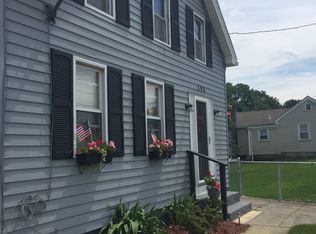 596 Metacom Ave, Warren, RI 02885