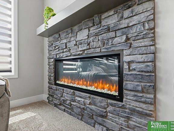 3rd image of 915 Elm Cir
