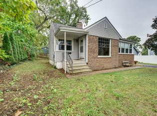 706 Michigan St, Wheaton, IL 60187