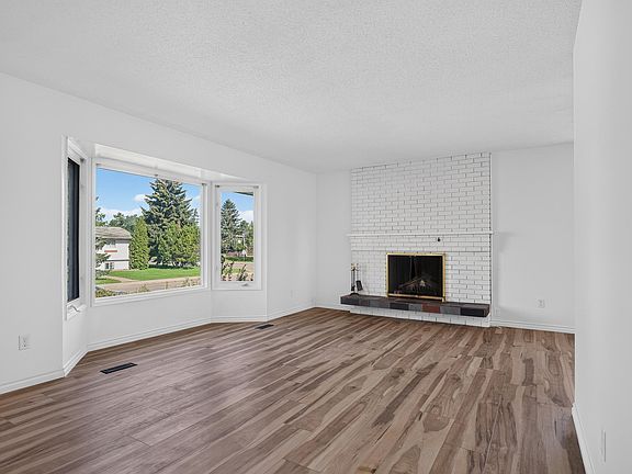 5th image of 13903 87th St NW