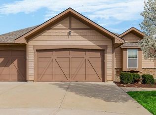 4925 NW Ridgewood Ct, Kansas City, MO 64150