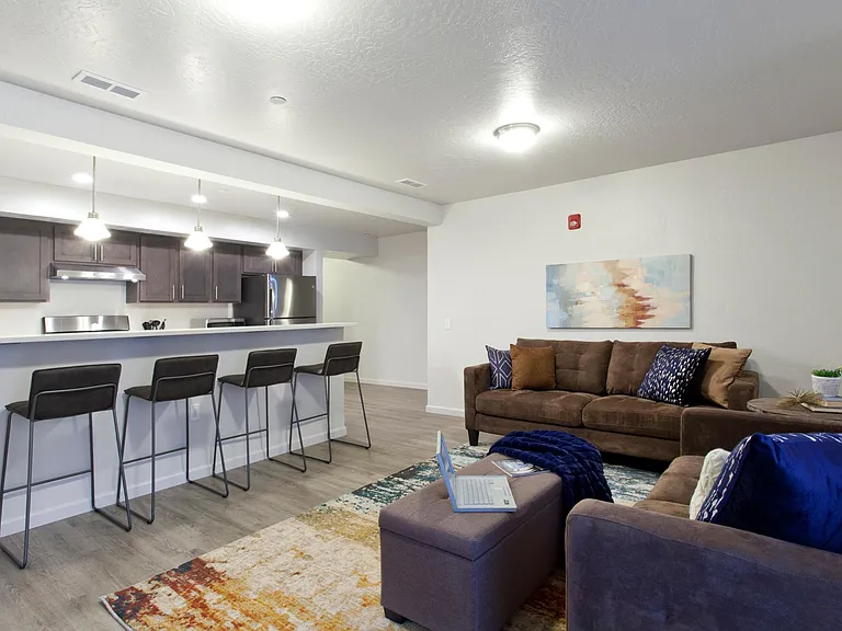 4x4 Living & Dining