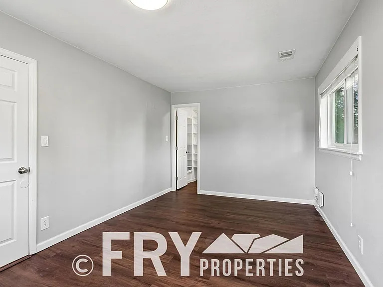 2801 S Cherry Way — Photo 15
